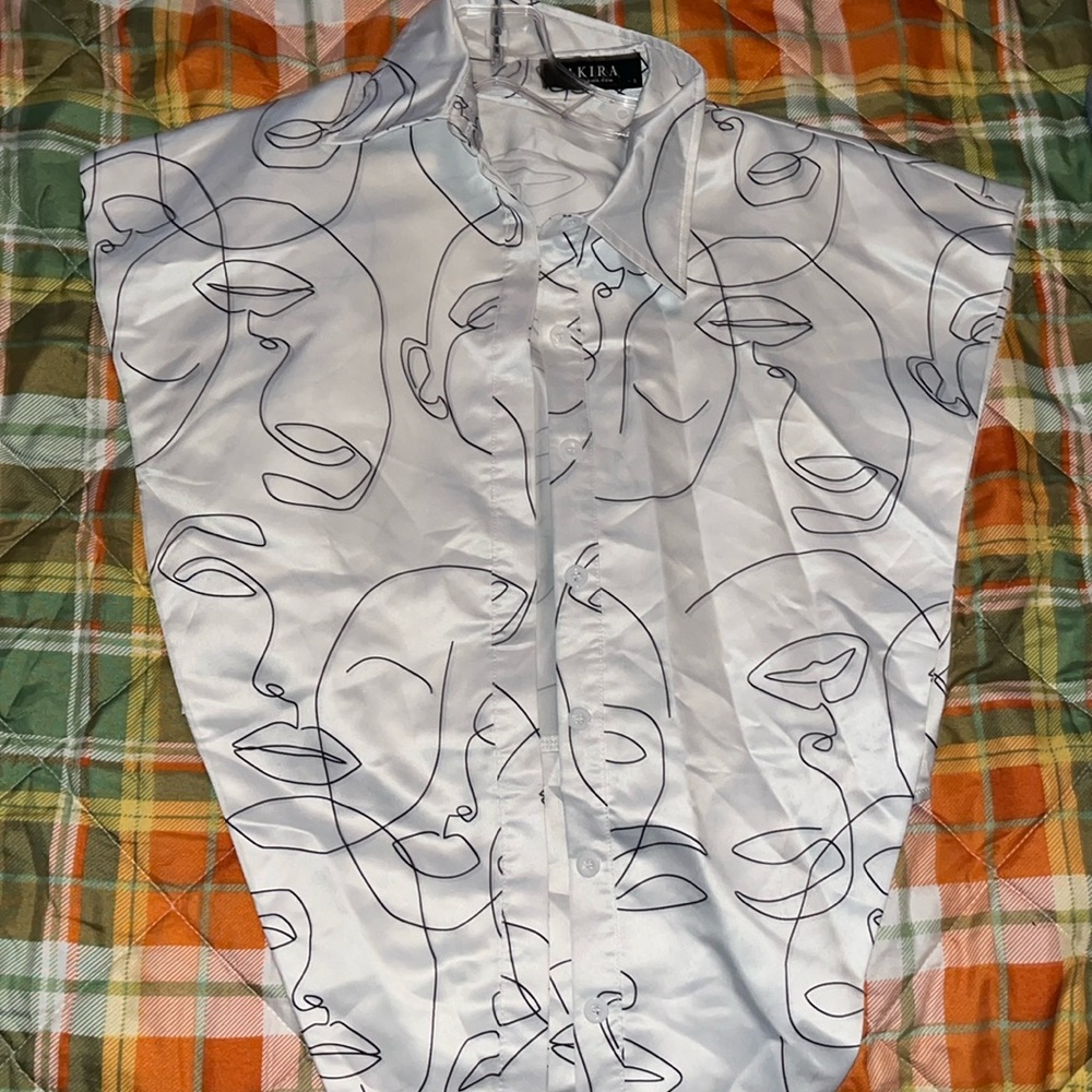 Akira Beautiful Shirt Size S
